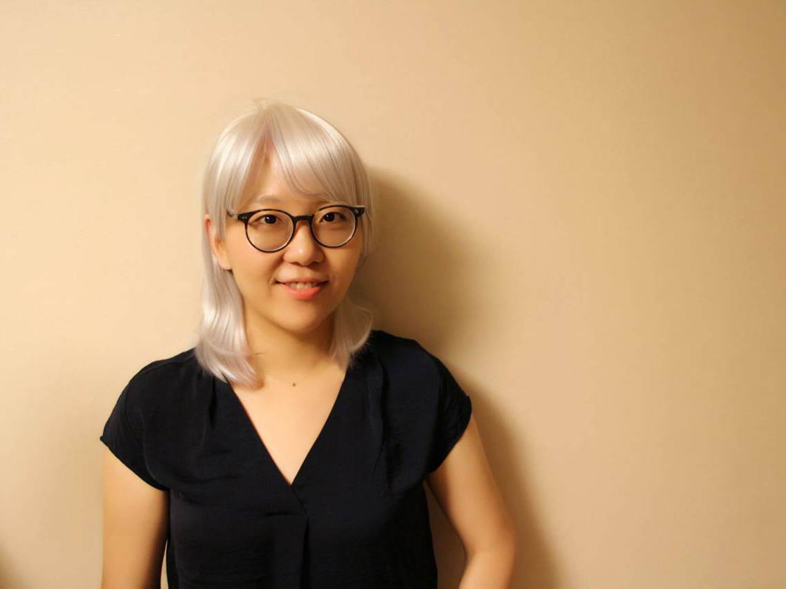 흰 머리로 색을 바꾼 김두나 구성원 사진