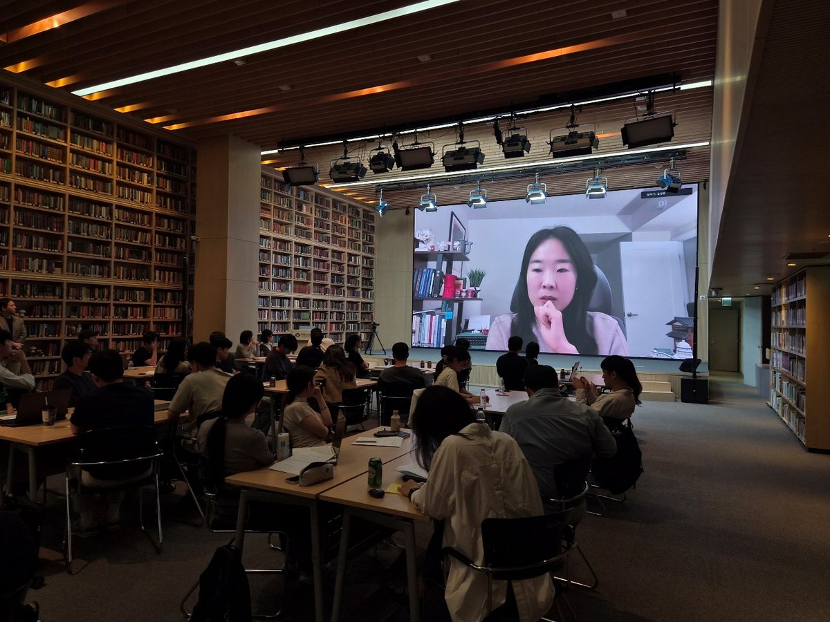 Framework 단계 3강에서 김정은 교수에게 질문하는 참여자들